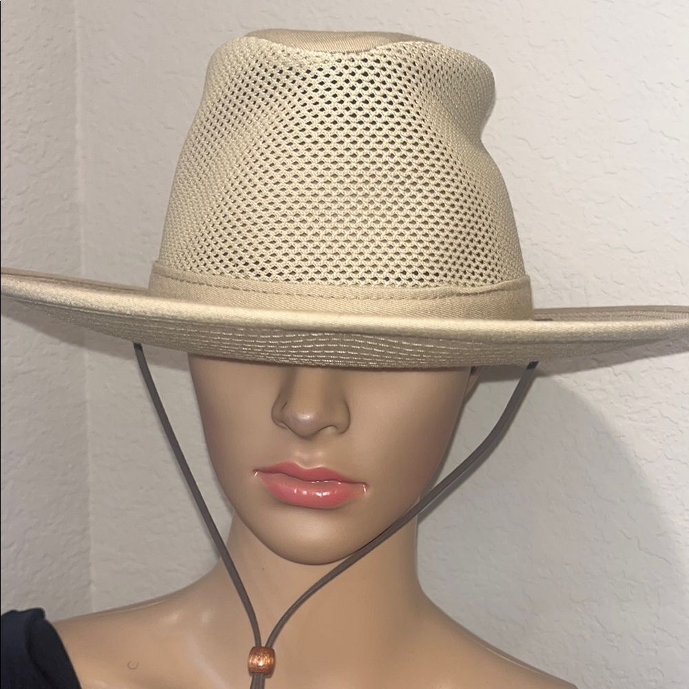 Henschel Cream Wide-Brimmed Outdoor Hat with Chin Strap